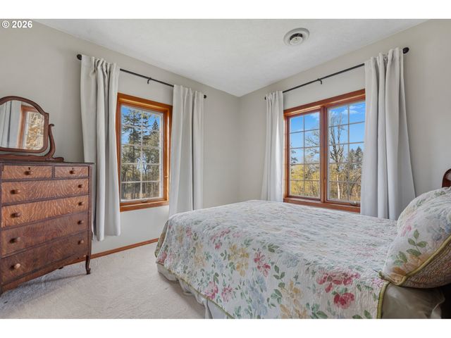 16000 Ne CHEHALEM Way, Hillsboro, OR 97123