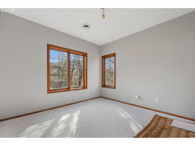 16000 Ne CHEHALEM Way, Hillsboro, OR 97123