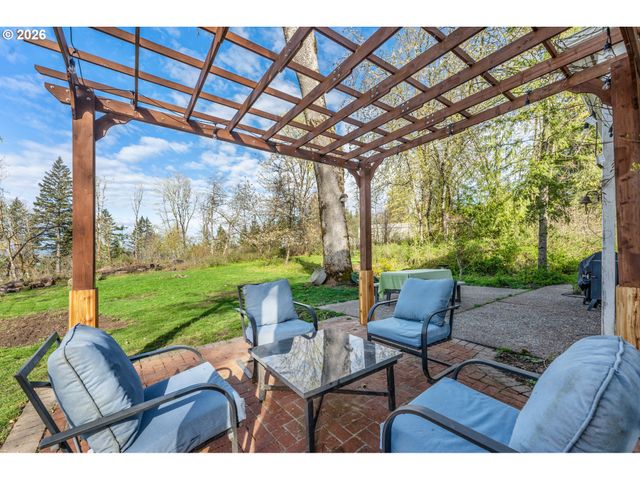16000 Ne CHEHALEM Way, Hillsboro, OR 97123