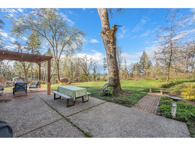 16000 Ne CHEHALEM Way, Hillsboro, OR 97123