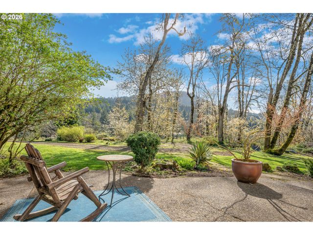 16000 Ne CHEHALEM Way, Hillsboro, OR 97123