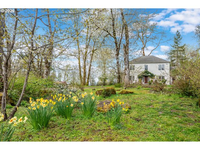 16000 Ne CHEHALEM Way, Hillsboro, OR 97123