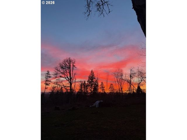 16000 Ne CHEHALEM Way, Hillsboro, OR 97123
