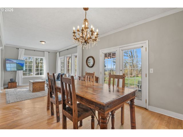 16000 Ne CHEHALEM Way, Hillsboro, OR 97123