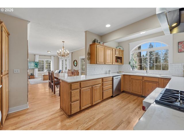 16000 Ne CHEHALEM Way, Hillsboro, OR 97123