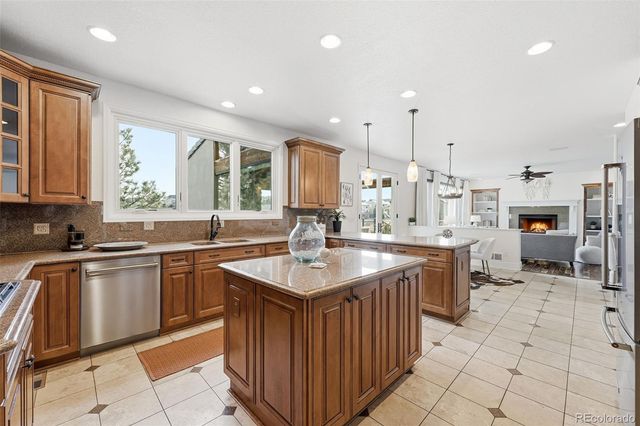 7086 Esperanza Drive, Castle Pines, CO 80108