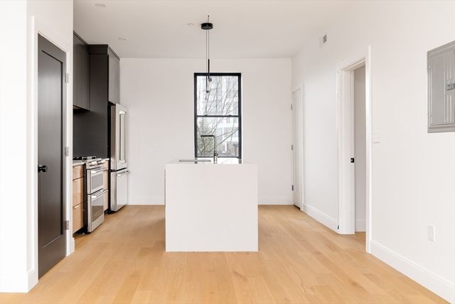182 Tremont St 4, Somerville, MA 02143