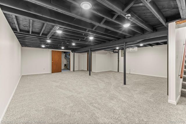 32819 Jefferson Avenue, St. Clair Shores, MI 48082