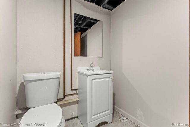 32819 Jefferson Avenue, St. Clair Shores, MI 48082