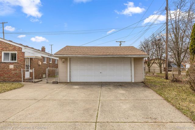 32819 Jefferson Avenue, St. Clair Shores, MI 48082