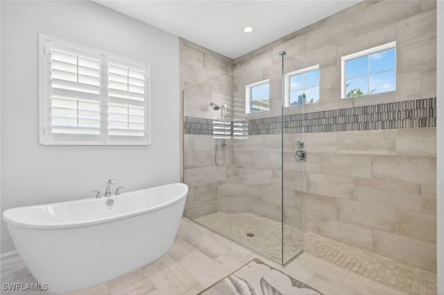 14258 Galley CT, Naples, FL 34114