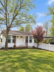 401 W Lagrange St Street, Lake Charles, LA 70605