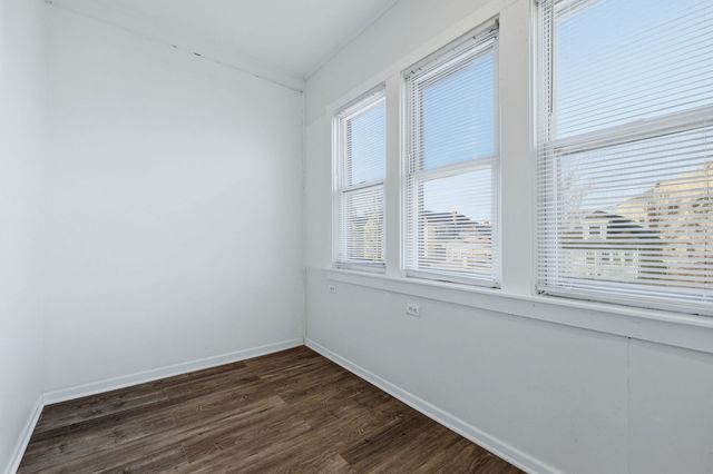 8412 S Manistee Avenue, Chicago, IL 60617