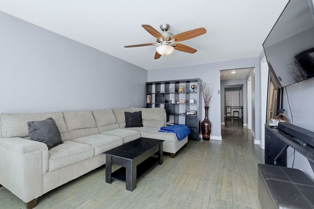 8412 S Manistee Avenue, Chicago, IL 60617