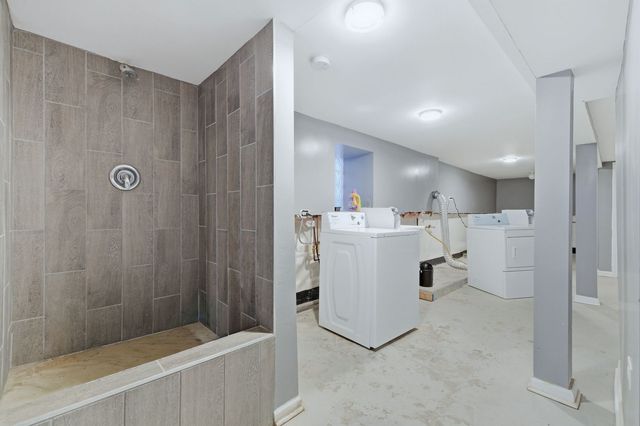 8412 S Manistee Avenue, Chicago, IL 60617