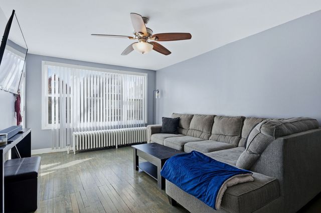 8412 S Manistee Avenue, Chicago, IL 60617