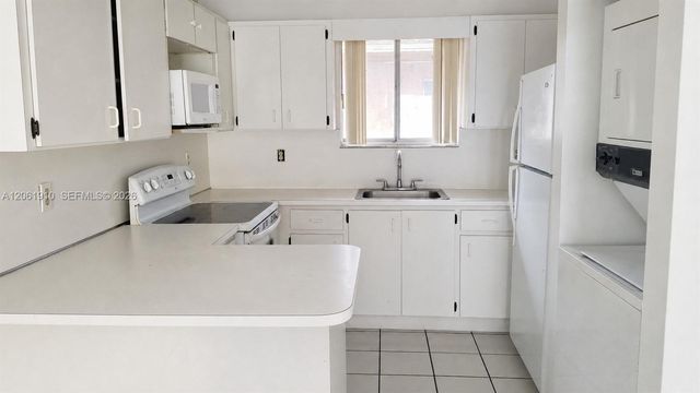 2985 W 80th St 202, Hialeah, FL 33018