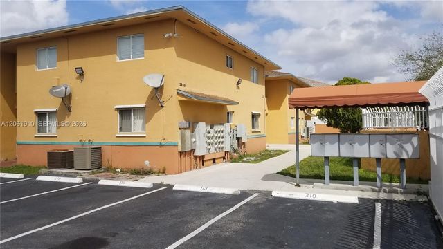 2985 W 80th St 202, Hialeah, FL 33018