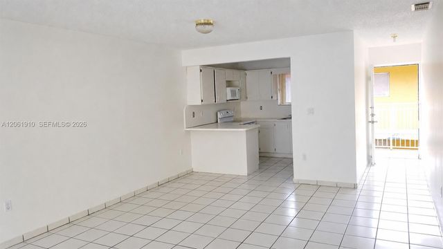 2985 W 80th St 202, Hialeah, FL 33018
