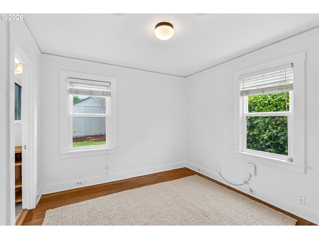 1312 Se MALL St, Portland, OR 97202
