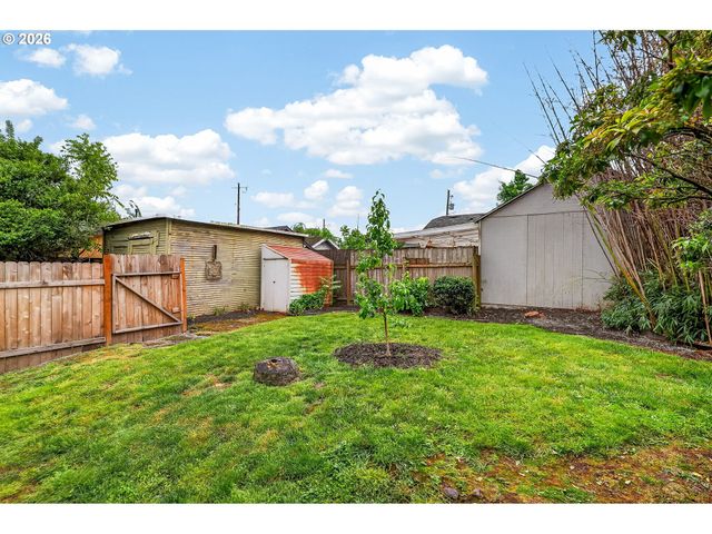1312 Se MALL St, Portland, OR 97202