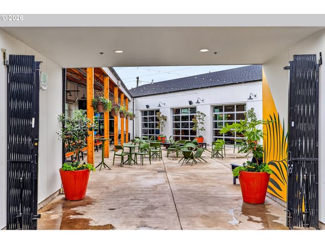 1312 Se MALL St, Portland, OR 97202