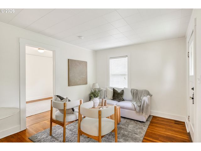 1312 Se MALL St, Portland, OR 97202