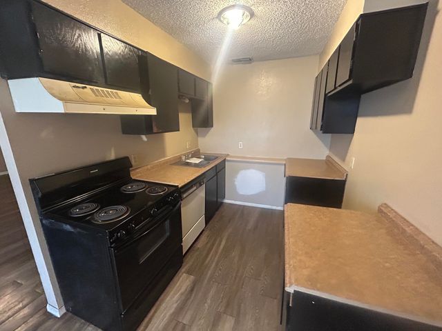 100 Pecos Place, Plainview, TX 79072