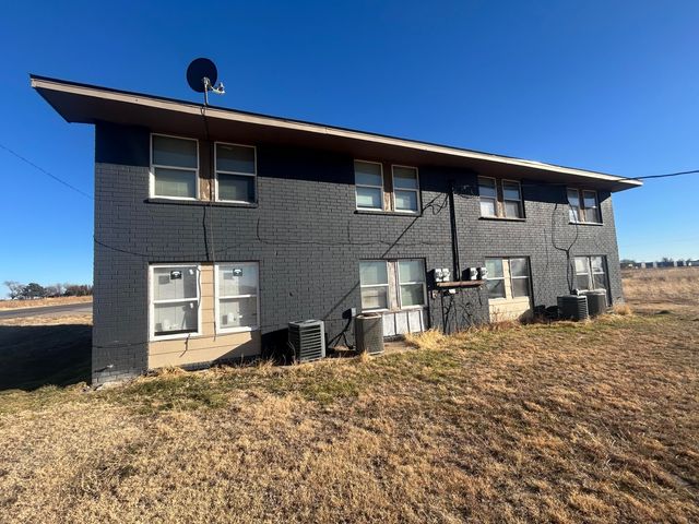 100 Pecos Place, Plainview, TX 79072