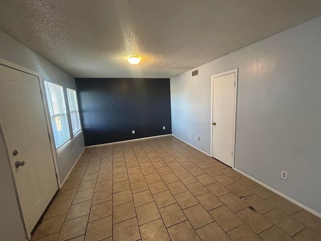 100 Pecos Place, Plainview, TX 79072