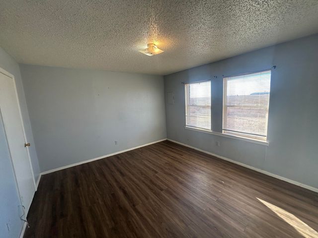 100 Pecos Place, Plainview, TX 79072