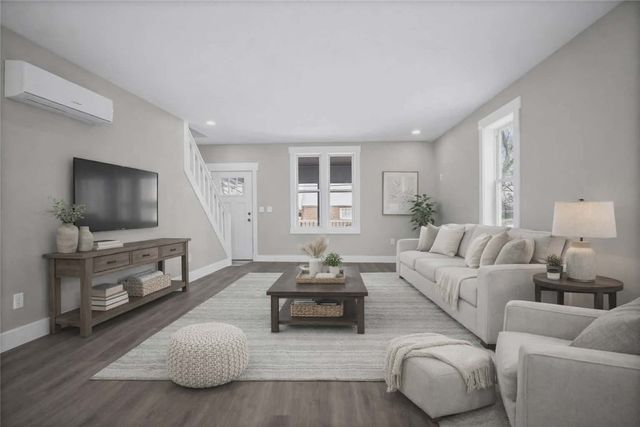 328 Line Ave, Ellwood City, PA 16117