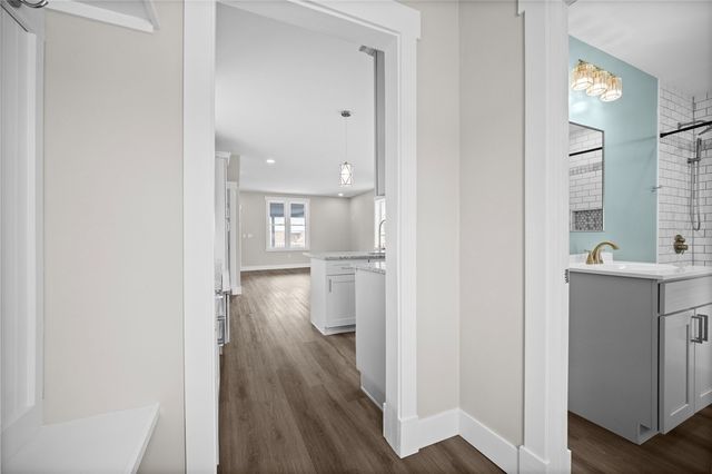 328 Line Ave, Ellwood City, PA 16117