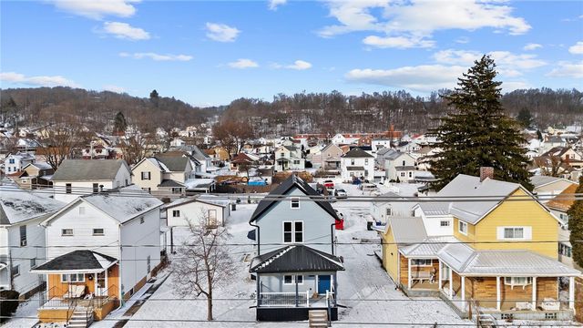 328 Line Ave, Ellwood City, PA 16117