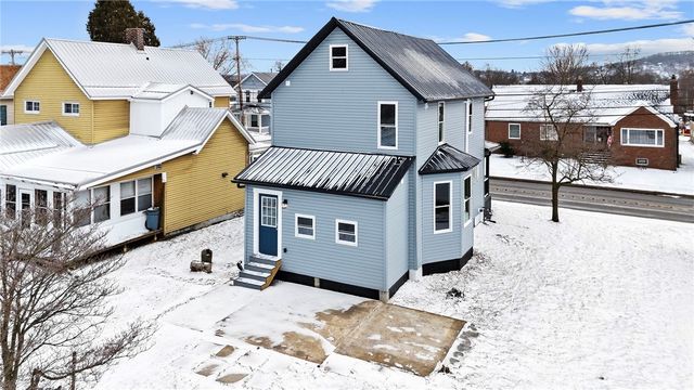 328 Line Ave, Ellwood City, PA 16117