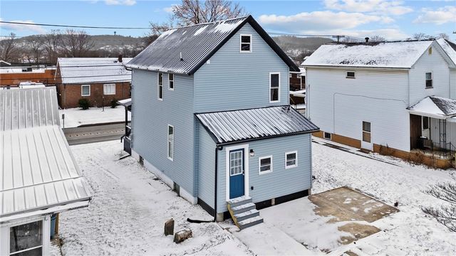 328 Line Ave, Ellwood City, PA 16117