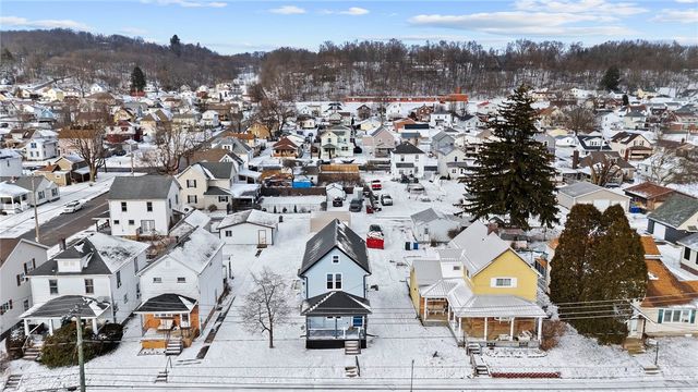 328 Line Ave, Ellwood City, PA 16117