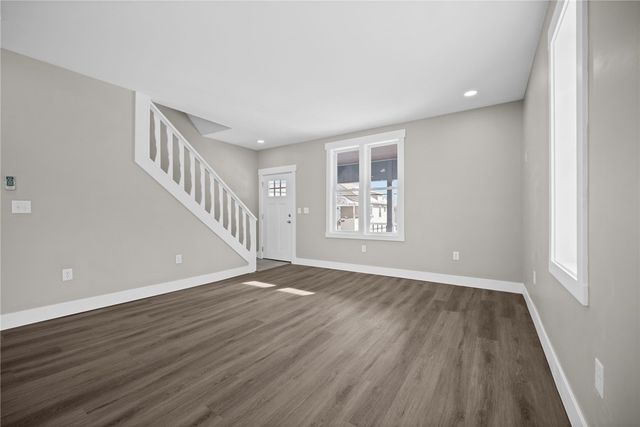 328 Line Ave, Ellwood City, PA 16117