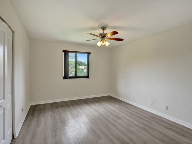930 SW 9th Street Circle 206, Boca Raton, FL 33486