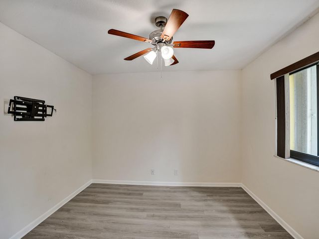 930 SW 9th Street Circle 206, Boca Raton, FL 33486