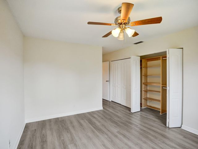 930 SW 9th Street Circle 206, Boca Raton, FL 33486