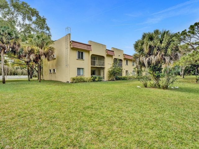 930 SW 9th Street Circle 206, Boca Raton, FL 33486