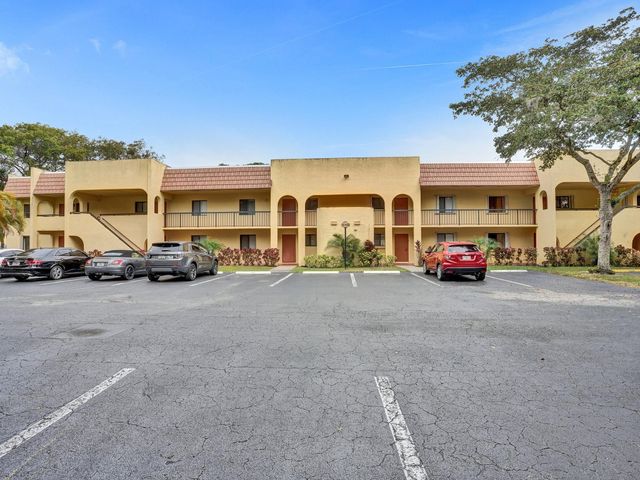 930 SW 9th Street Circle 206, Boca Raton, FL 33486