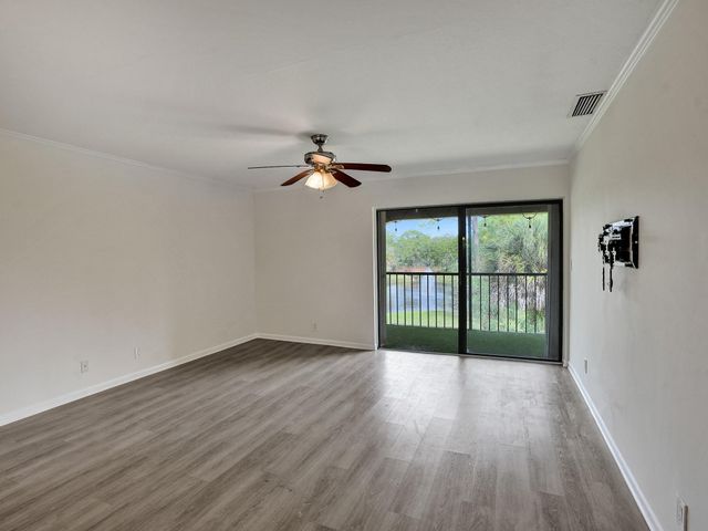 930 SW 9th Street Circle 206, Boca Raton, FL 33486