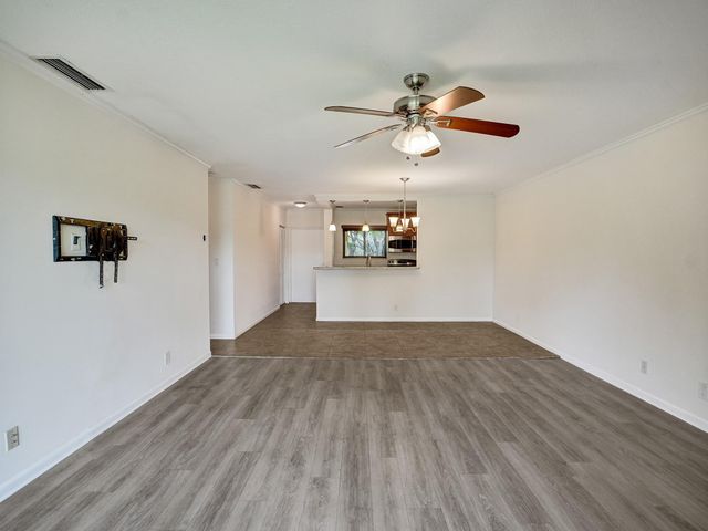 930 SW 9th Street Circle 206, Boca Raton, FL 33486