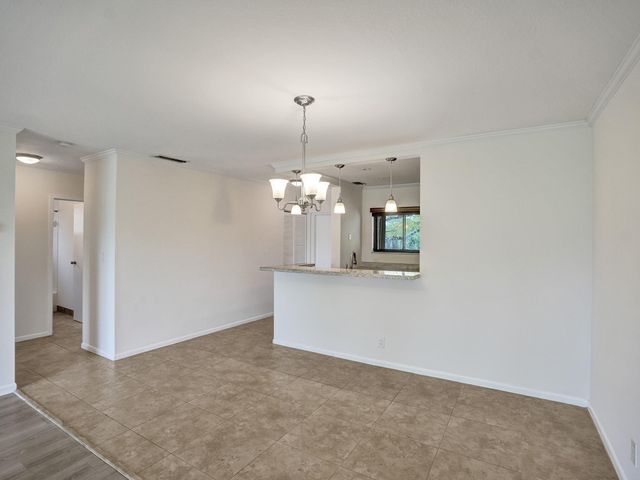 930 SW 9th Street Circle 206, Boca Raton, FL 33486