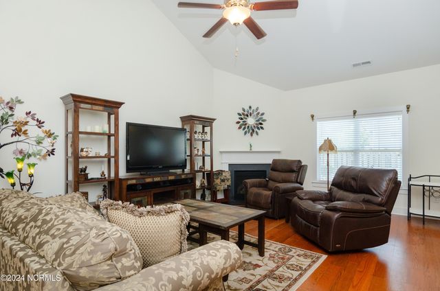 401 Titleist Lane, Wilmington, NC 28412