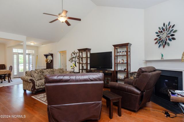 401 Titleist Lane, Wilmington, NC 28412