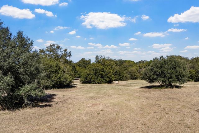 684 County Road 473, Lott, TX 76656