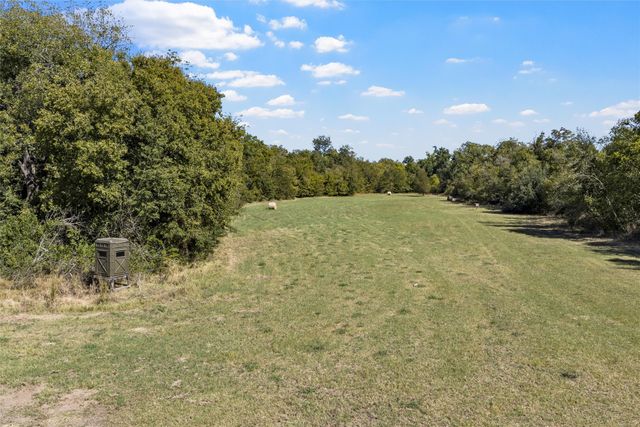 684 County Road 473, Lott, TX 76656